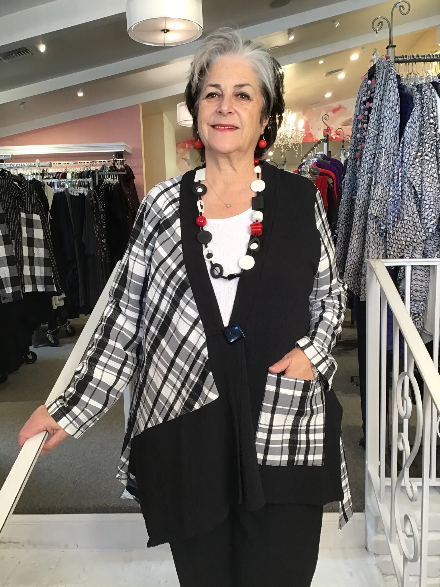ASYMETRIC 1 BUTTON KIMONO - BLACK & WHITE