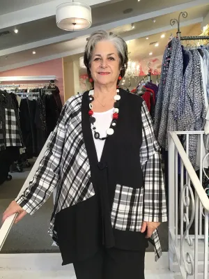 ASYMETRIC 1 BUTTON KIMONO - BLACK & WHITE