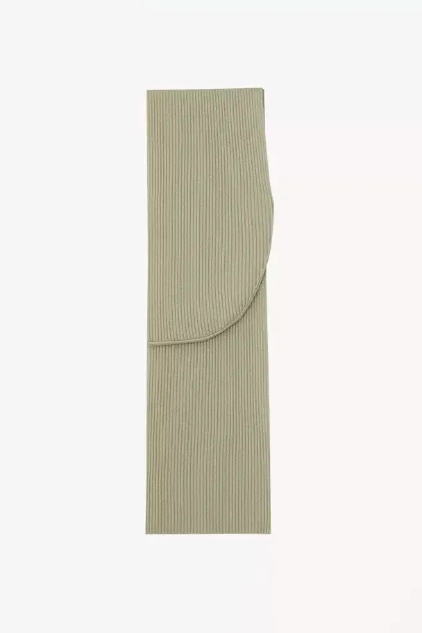 Cable Knit Wool and Cashmere Hat Scarf