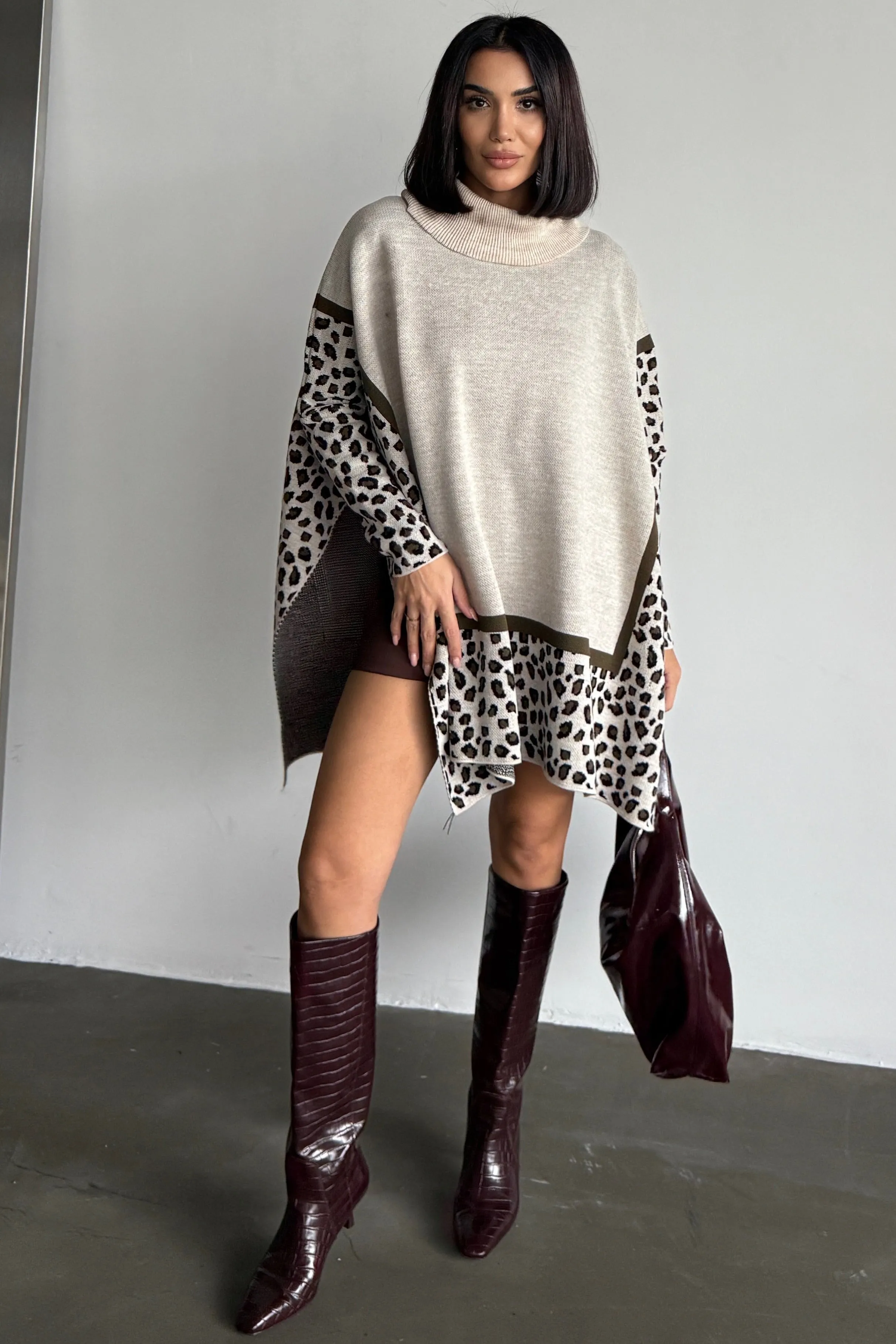Cozy Leopard High-Neck Jumper - Khaki