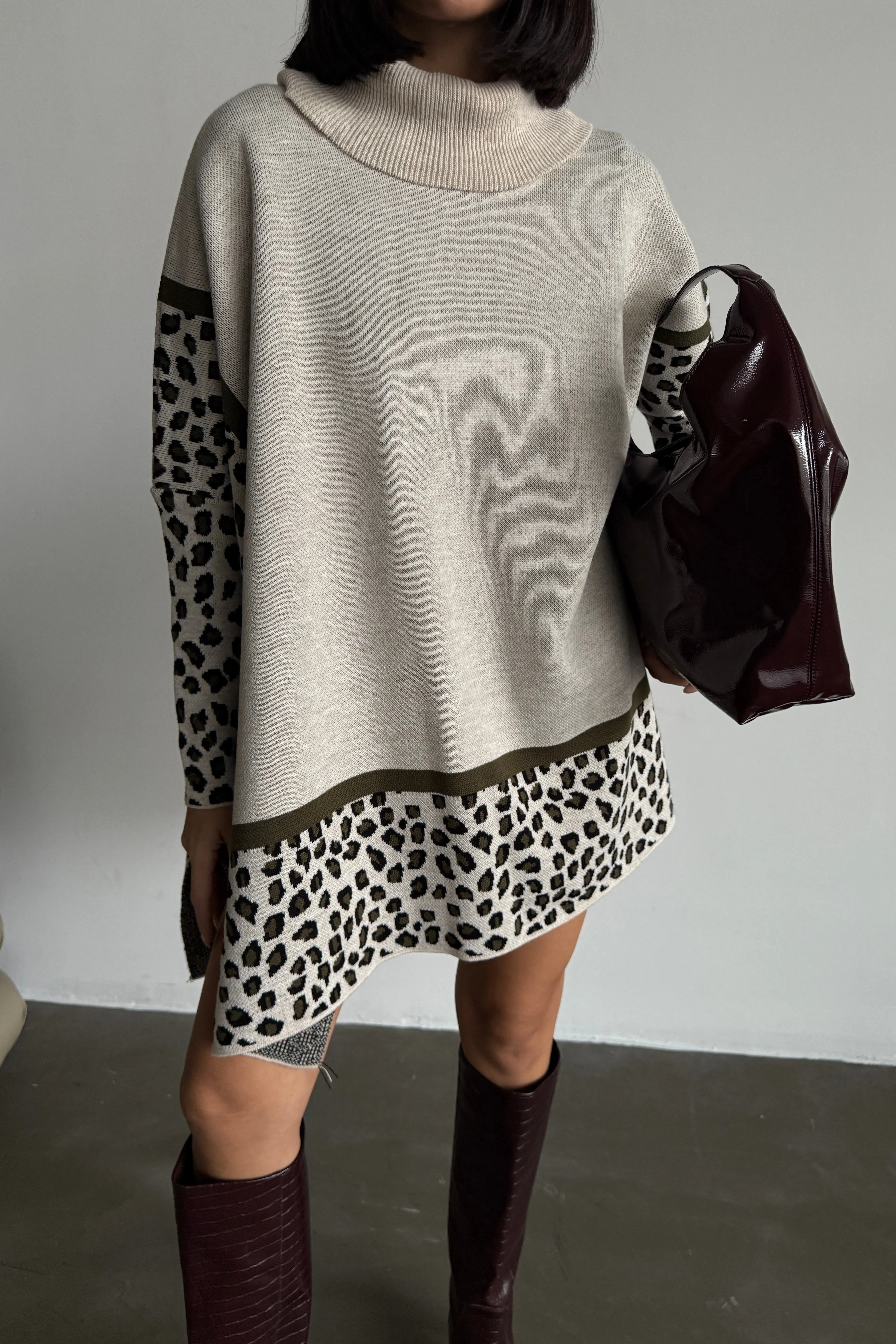 Cozy Leopard High-Neck Jumper - Khaki