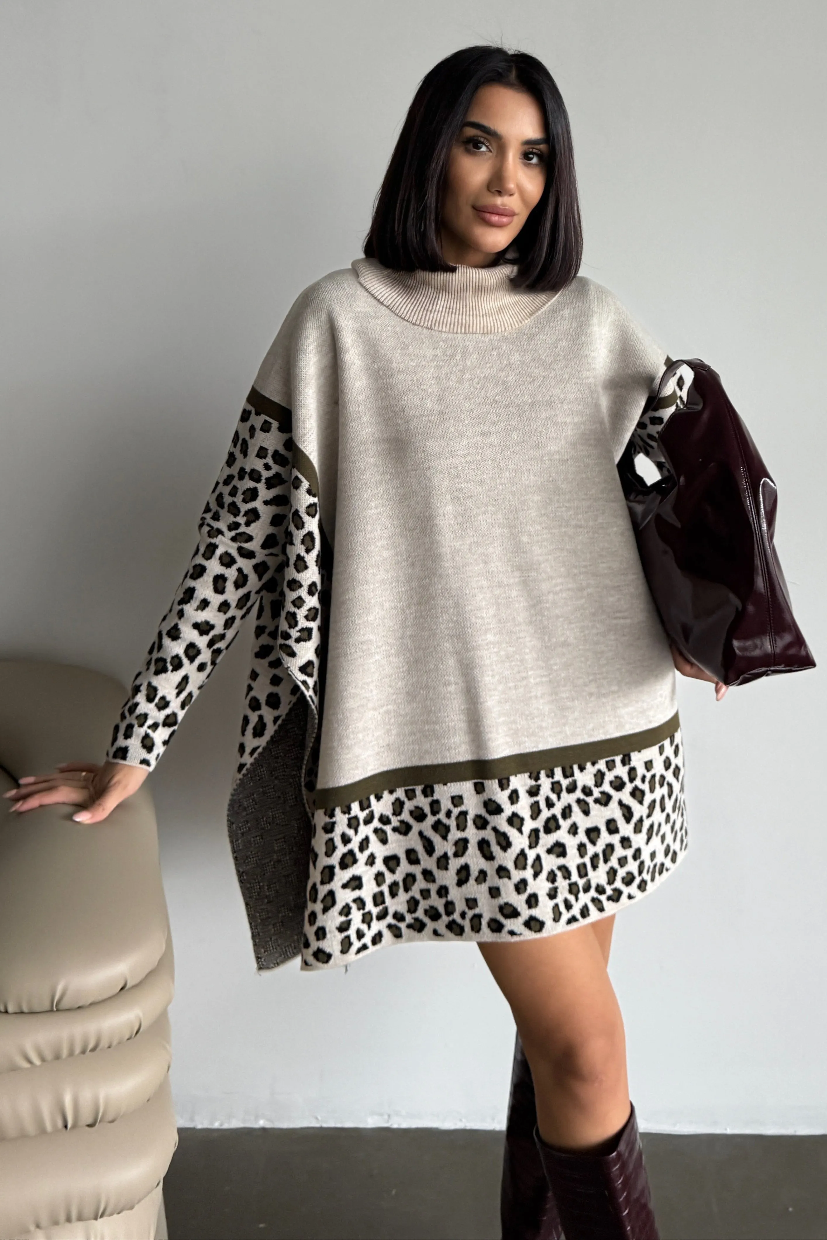 Cozy Leopard High-Neck Jumper - Khaki