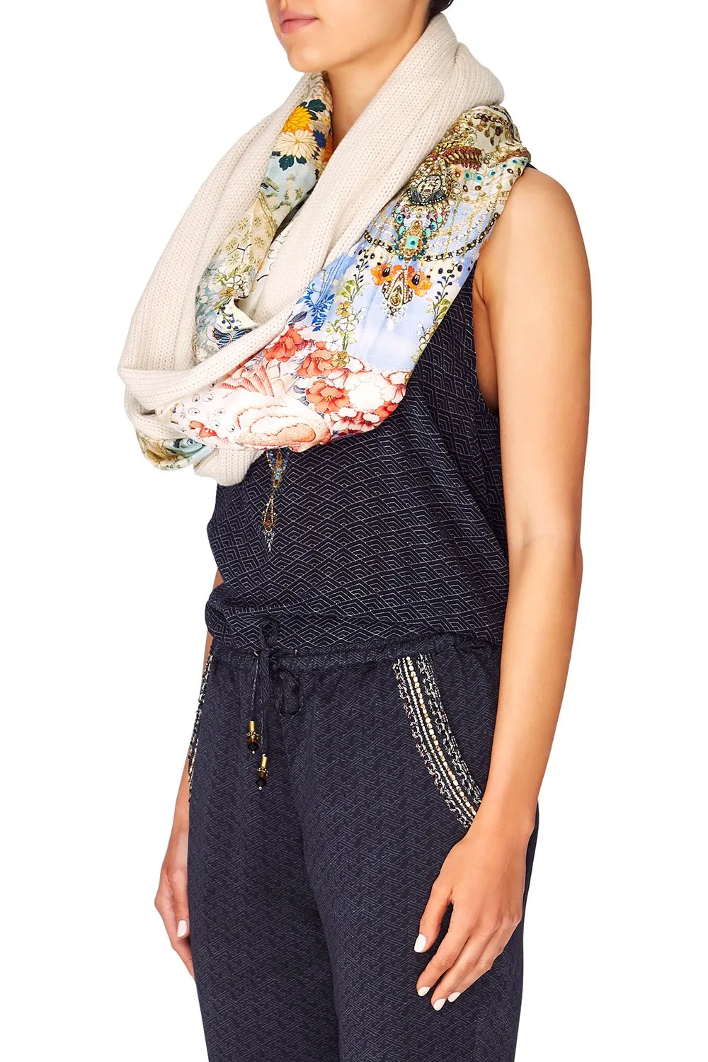 DOUBLE SIDED SCARF LADY LABYRINTH