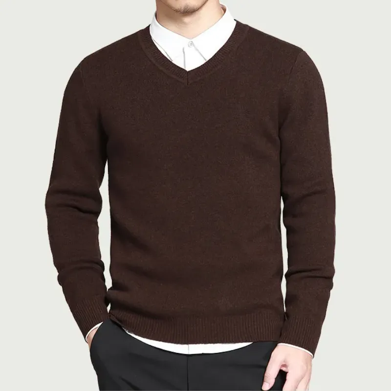Elegant V-neck men's sweater for style-conscious men