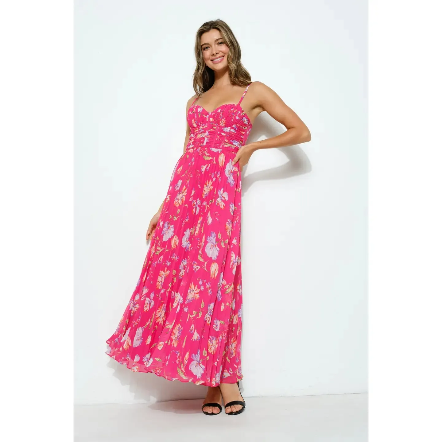 SLEEVELESS PLEATED DRESS
