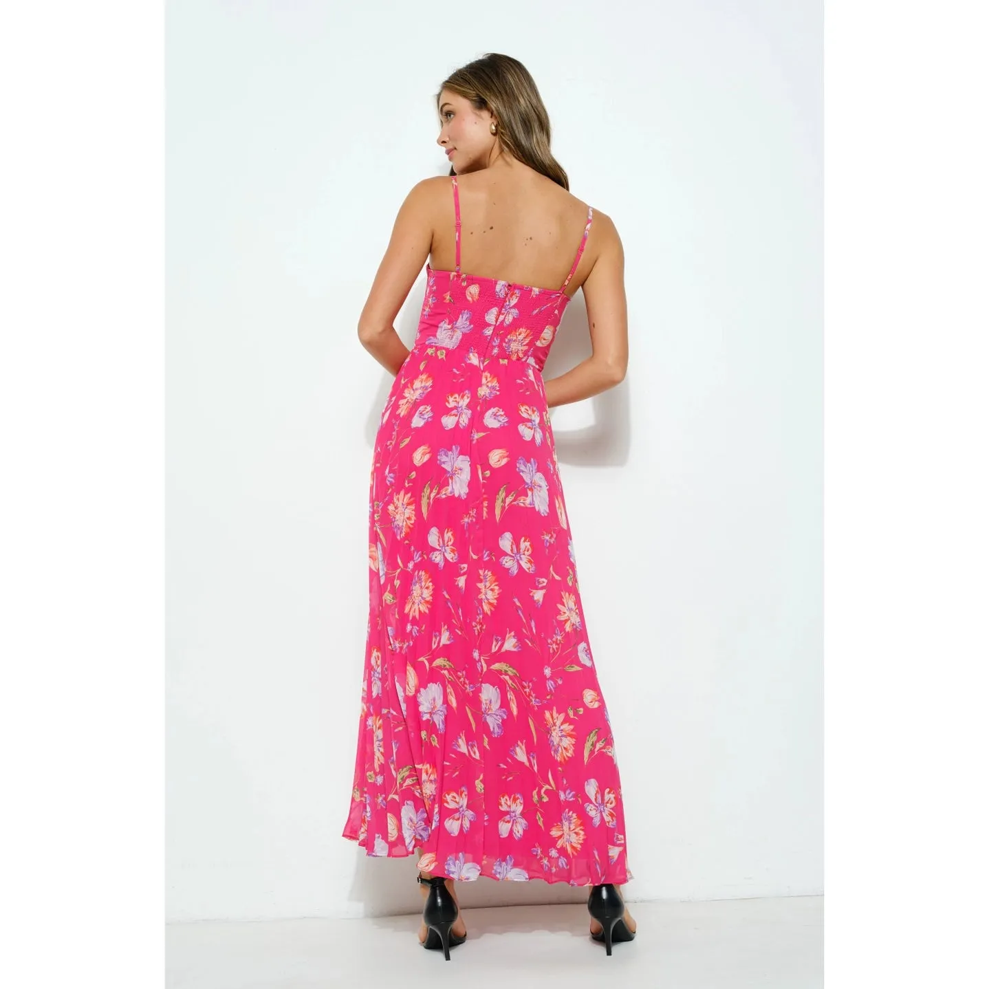 SLEEVELESS PLEATED DRESS