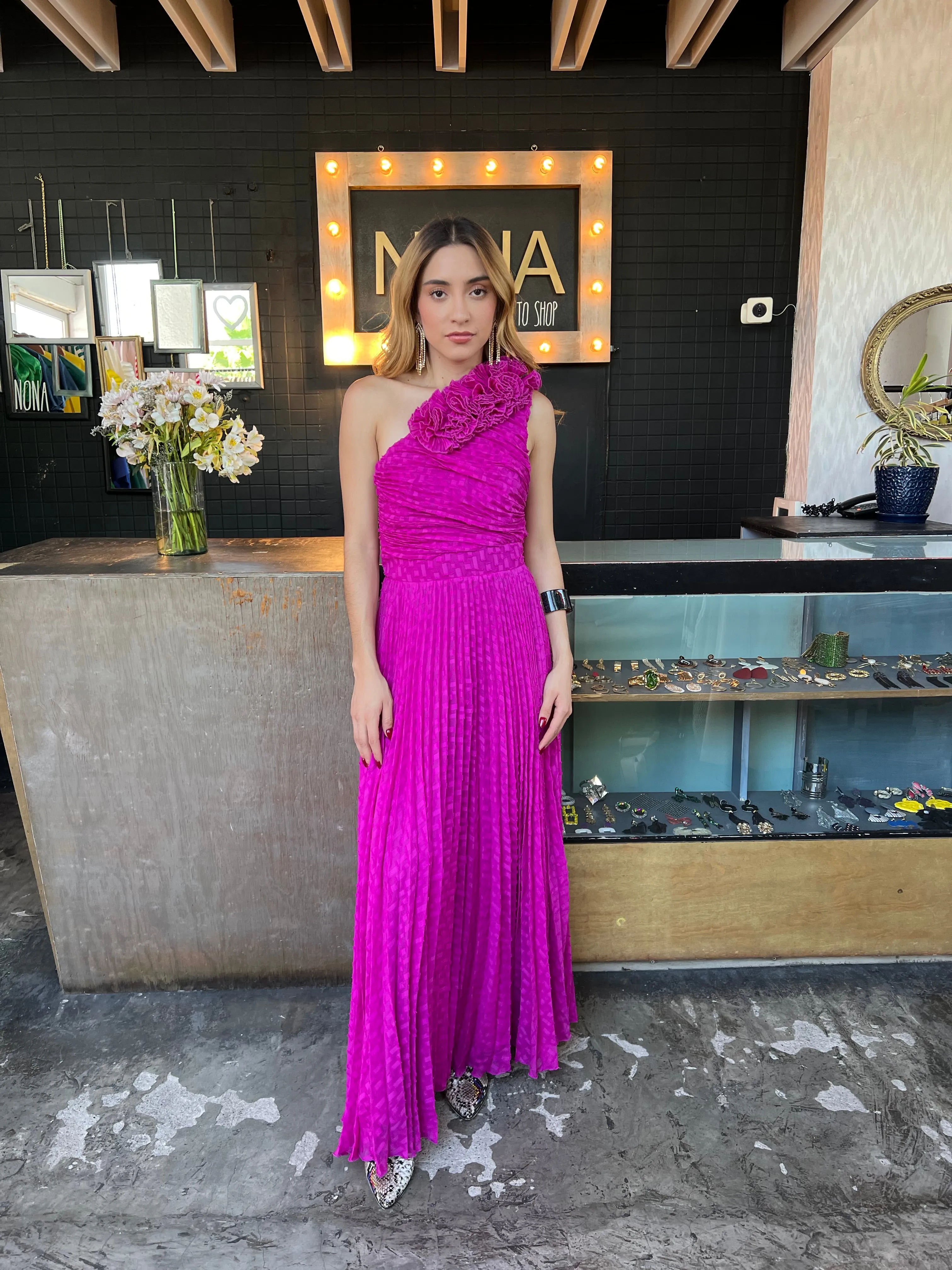 Vestido magenta asimétrico