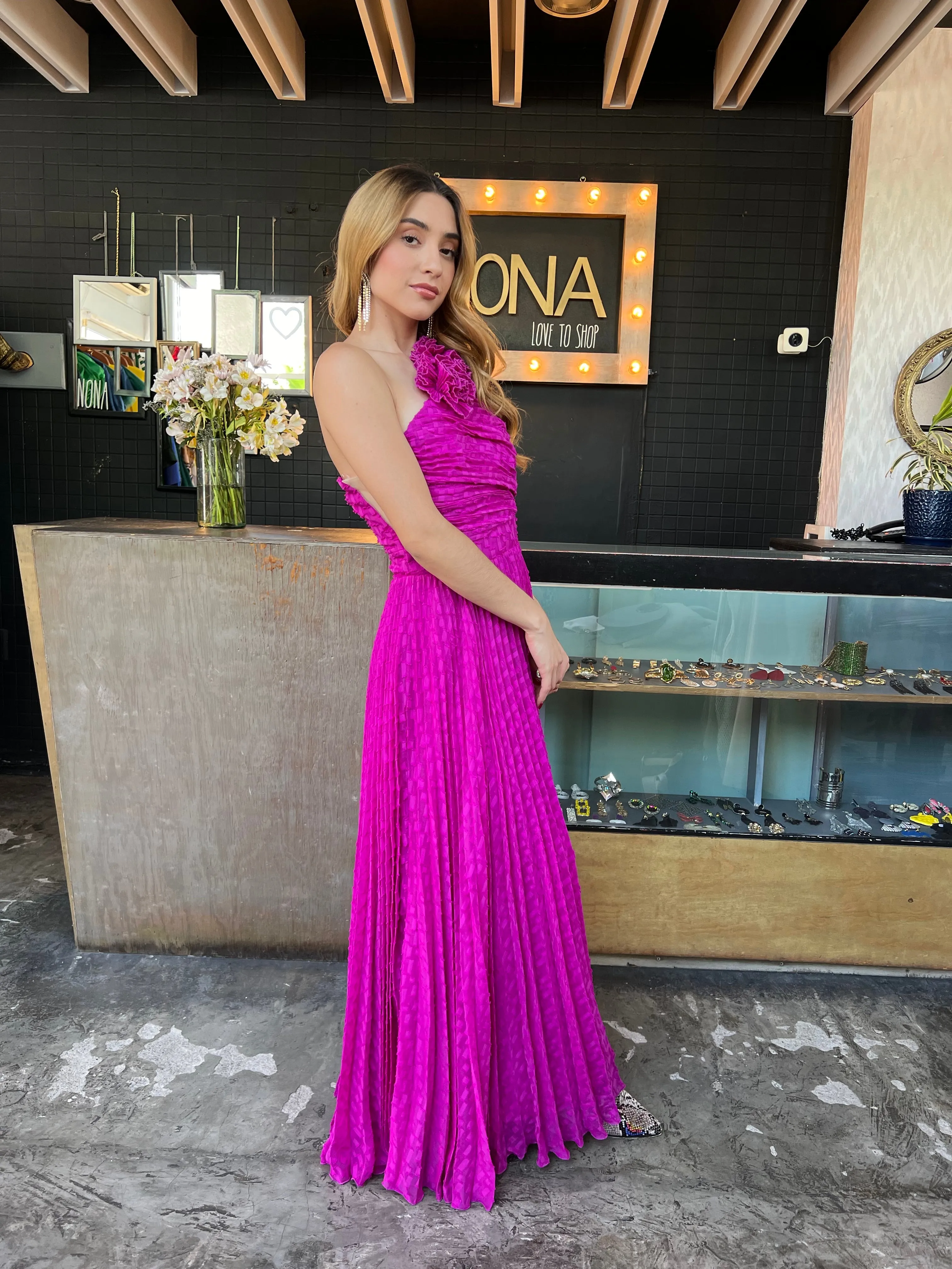Vestido magenta asimétrico